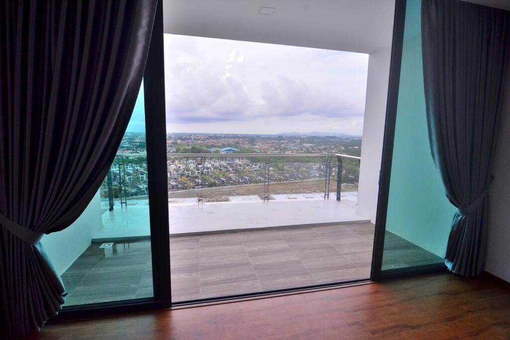 Lovely Vivamall City View With 2 Card Lv12 Kuching Exterior foto