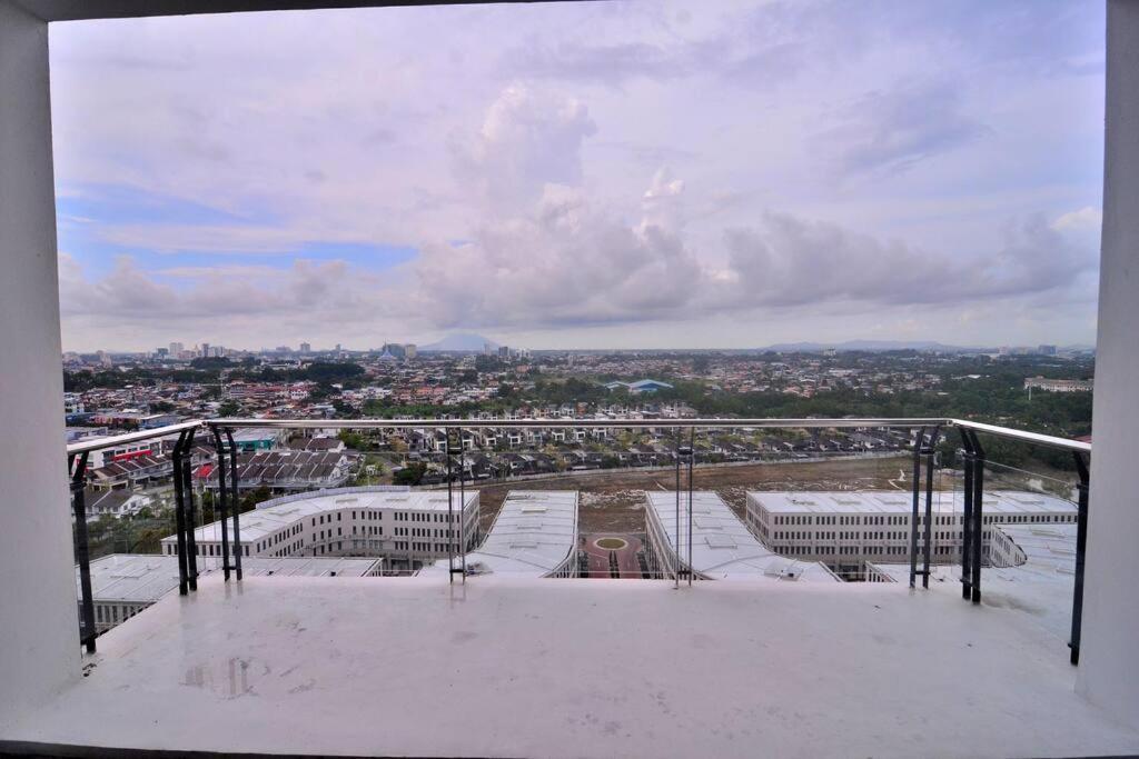 Lovely Vivamall City View With 2 Card Lv12 Kuching Exterior foto